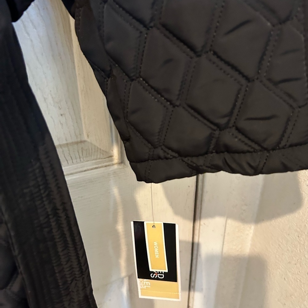 Michael Kors NWT Black Quilted Coat. - Picture 12 of 16
